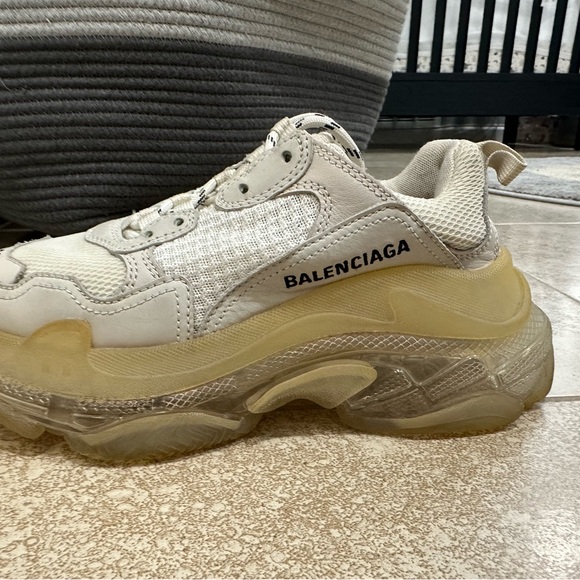 Balenciaga sneakers size 36. Preowned. Sneakers only. - Picture 5 of 6